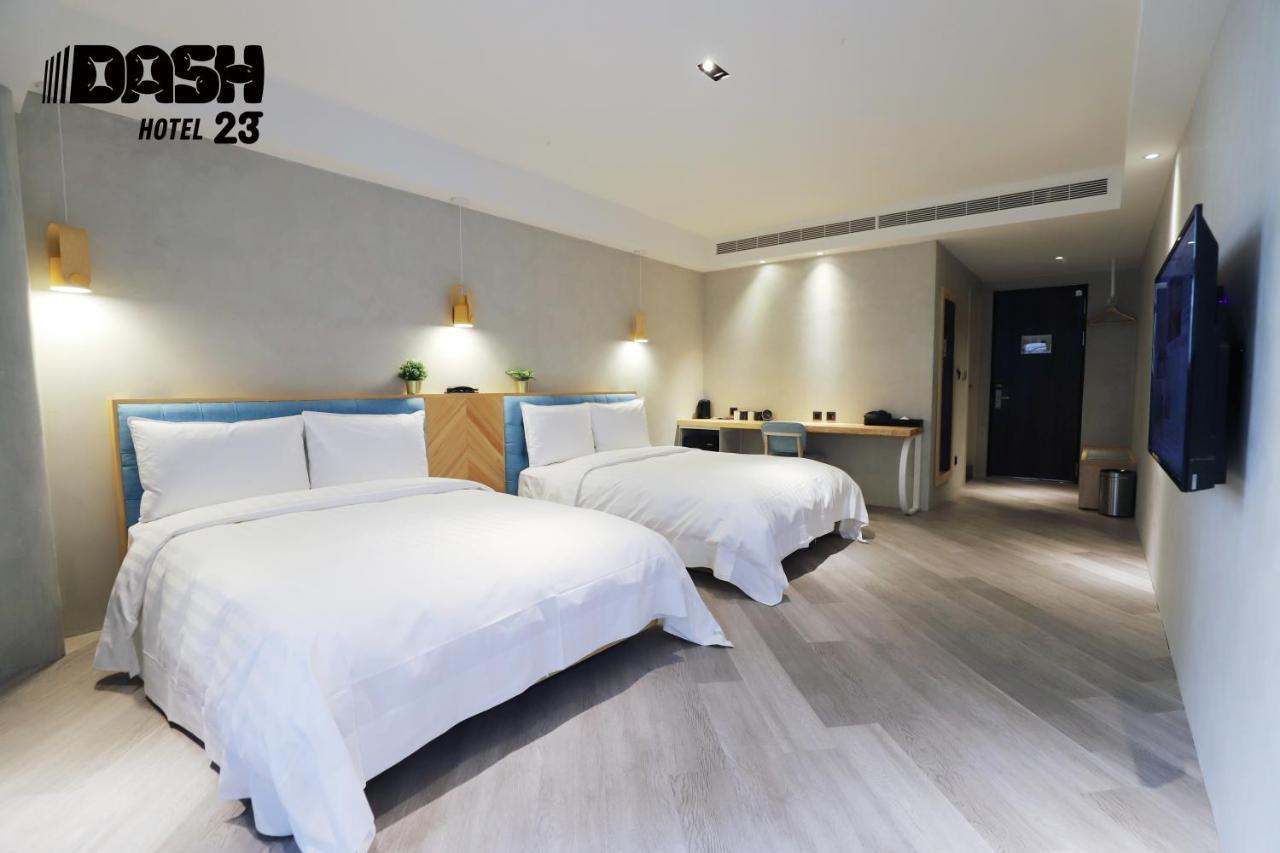 Dash 23 Hotel Tainan Exterior photo